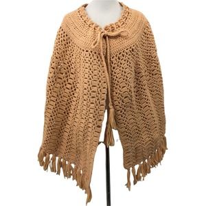 Vintage Crochet Cape Shaw Fringe Boho Poncho Peach Beige OS Grannycore Grandma